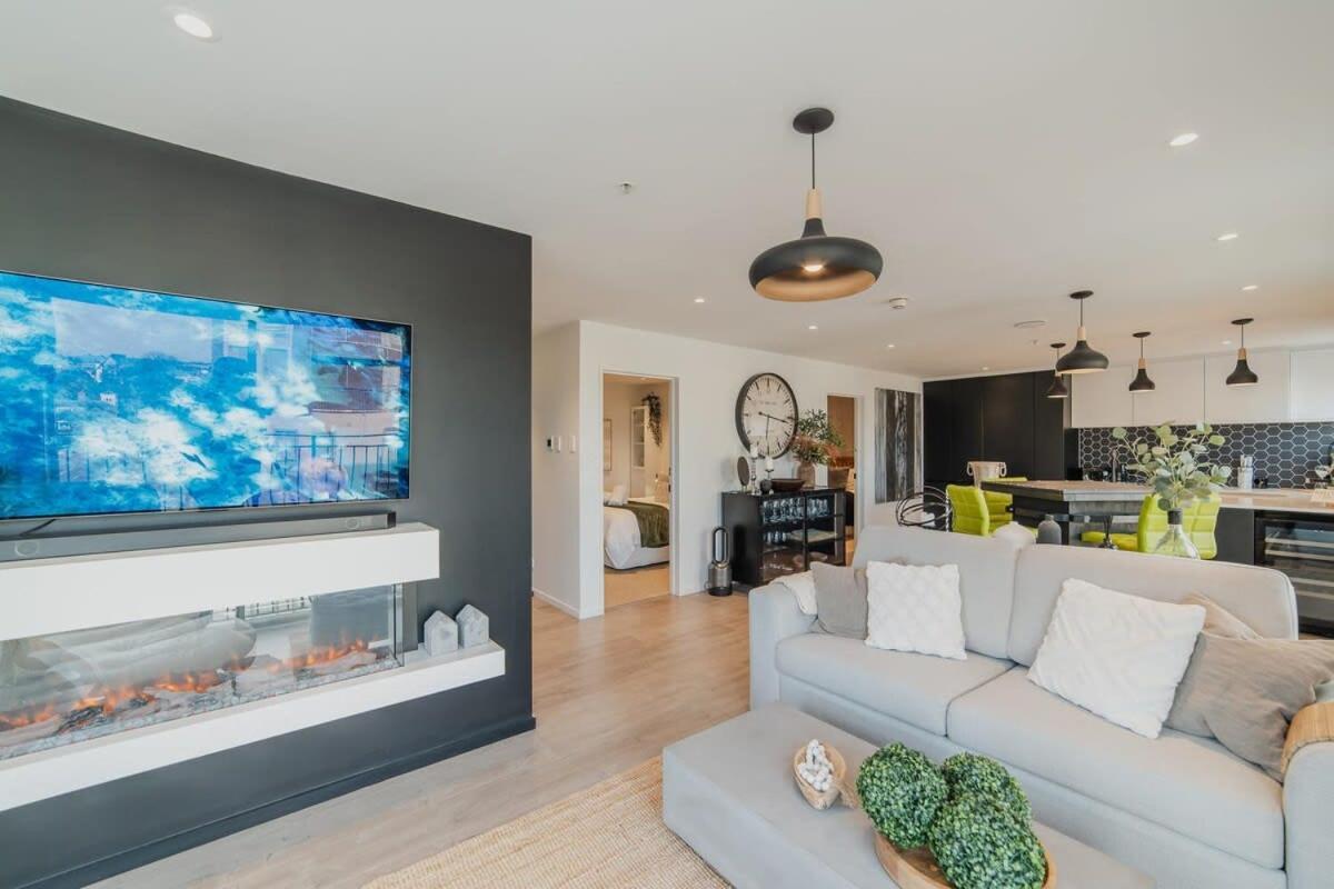 Penthouse Perfection - 2Br Elegance On Worcester St Christchurch Dış mekan fotoğraf