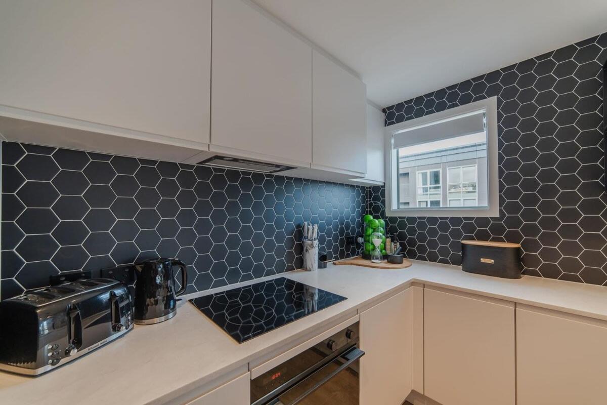 Penthouse Perfection - 2Br Elegance On Worcester St Christchurch Dış mekan fotoğraf